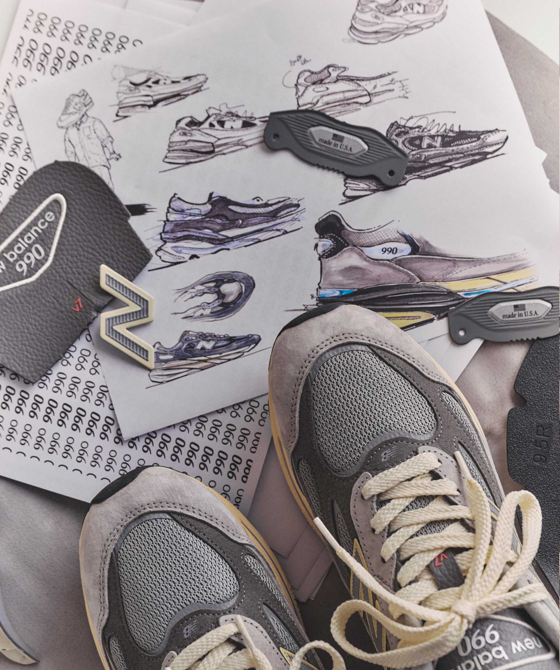 990v7 開發過程中的設計草圖特寫。